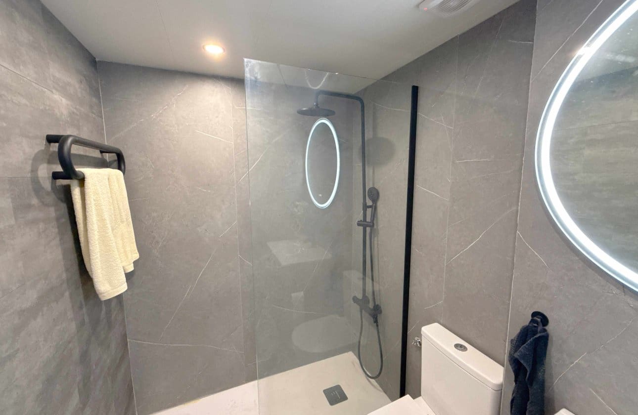 2 Zimmer Apartment zu verkaufen in Cabo Roig mit Pool - 249.950 € (Ref: 10090001)