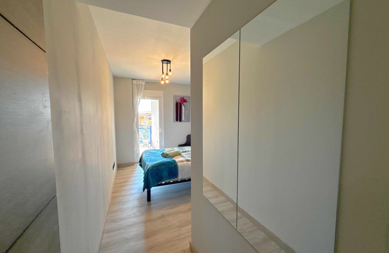 2 Zimmer Apartment zu verkaufen in Cabo Roig mit Pool - 249.950 € (Ref: 10090001)