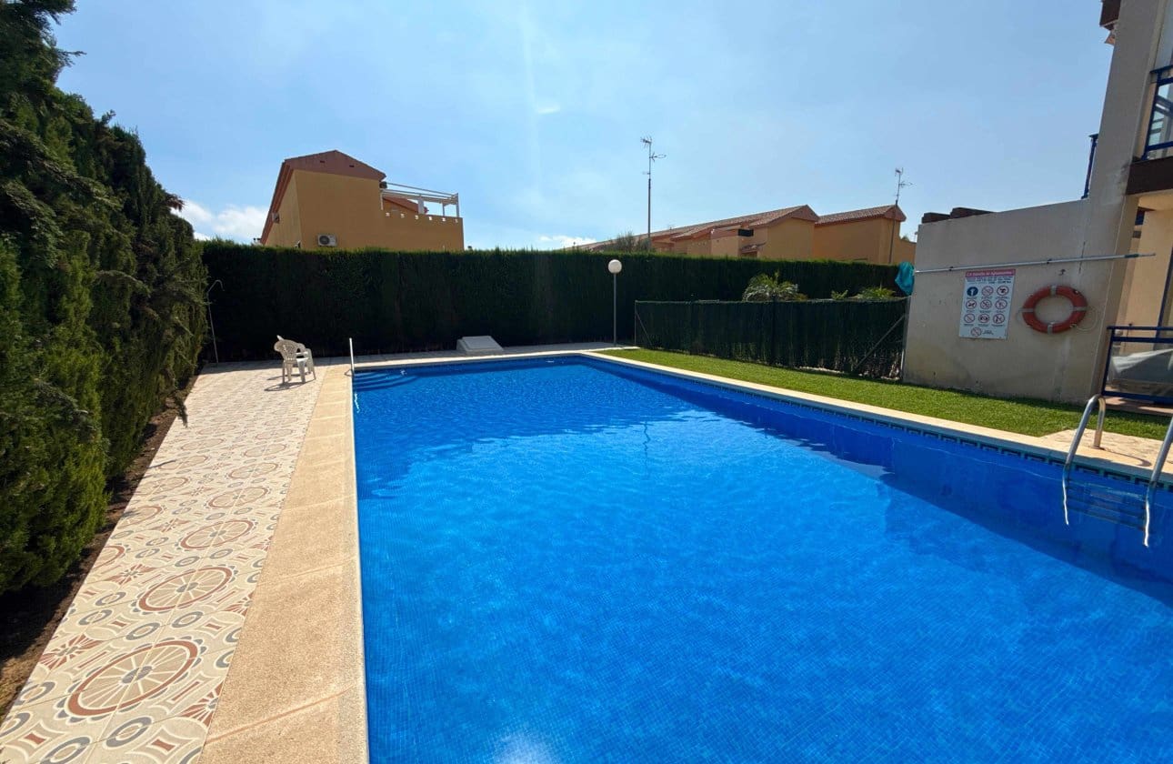 2 Zimmer Apartment zu verkaufen in Cabo Roig mit Pool - 249.950 € (Ref: 10090001)