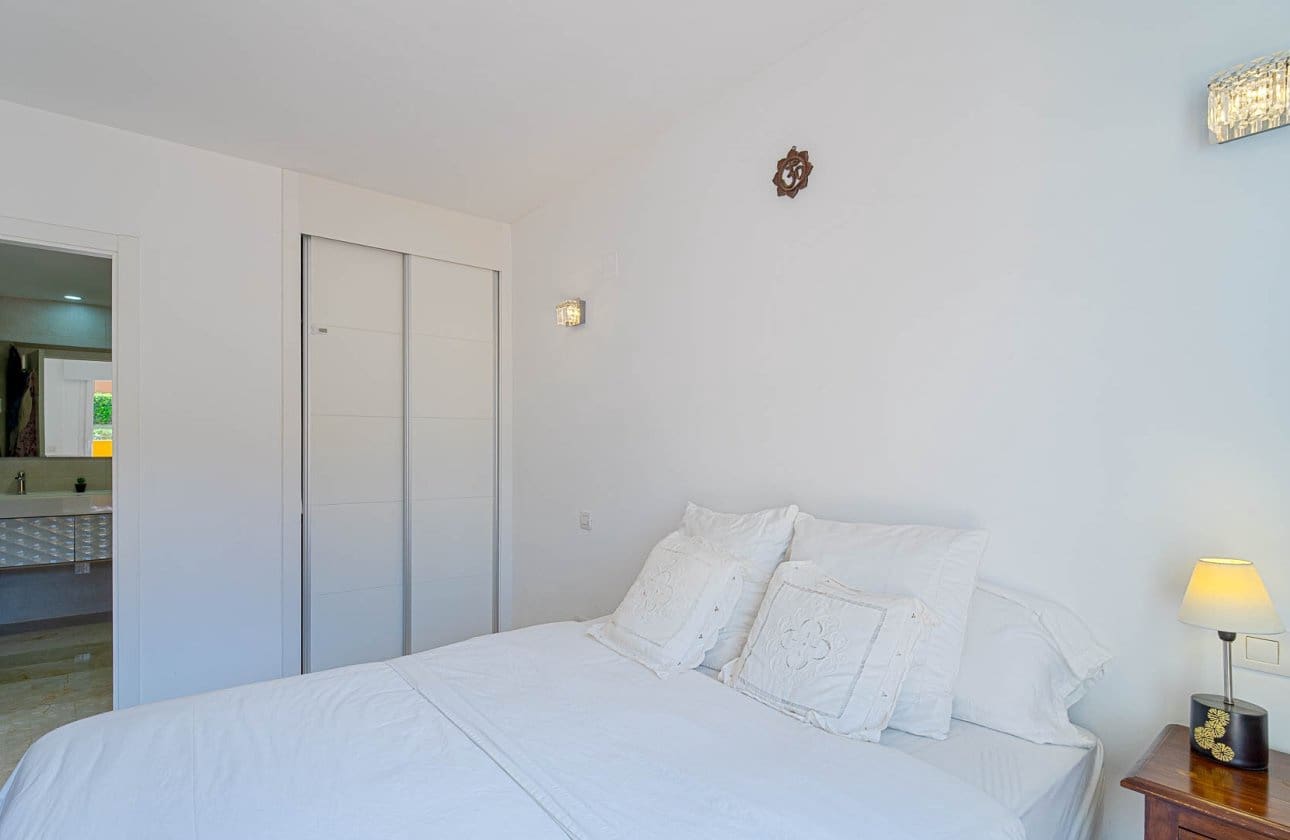 Apartamento Playa de 3 habitaciones en Punta Prima en venta con piscina garaje - 350.000 € (Ref: 10094174)
