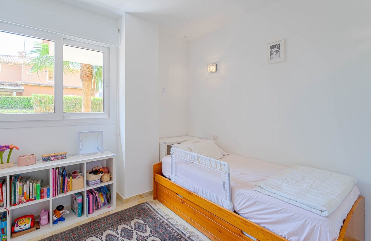 Apartamento Playa de 3 habitaciones en Punta Prima en venta con piscina garaje - 350.000 € (Ref: 10094174)