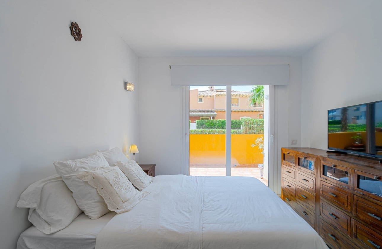 Apartamento Playa de 3 habitaciones en Punta Prima en venta con piscina garaje - 350.000 € (Ref: 10094174)