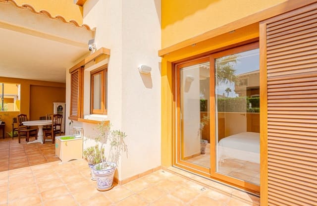Apartamento Playa de 3 habitaciones en Punta Prima, Torrevieja en venta con piscina garaje - 350.000 € (Ref: 10094174)