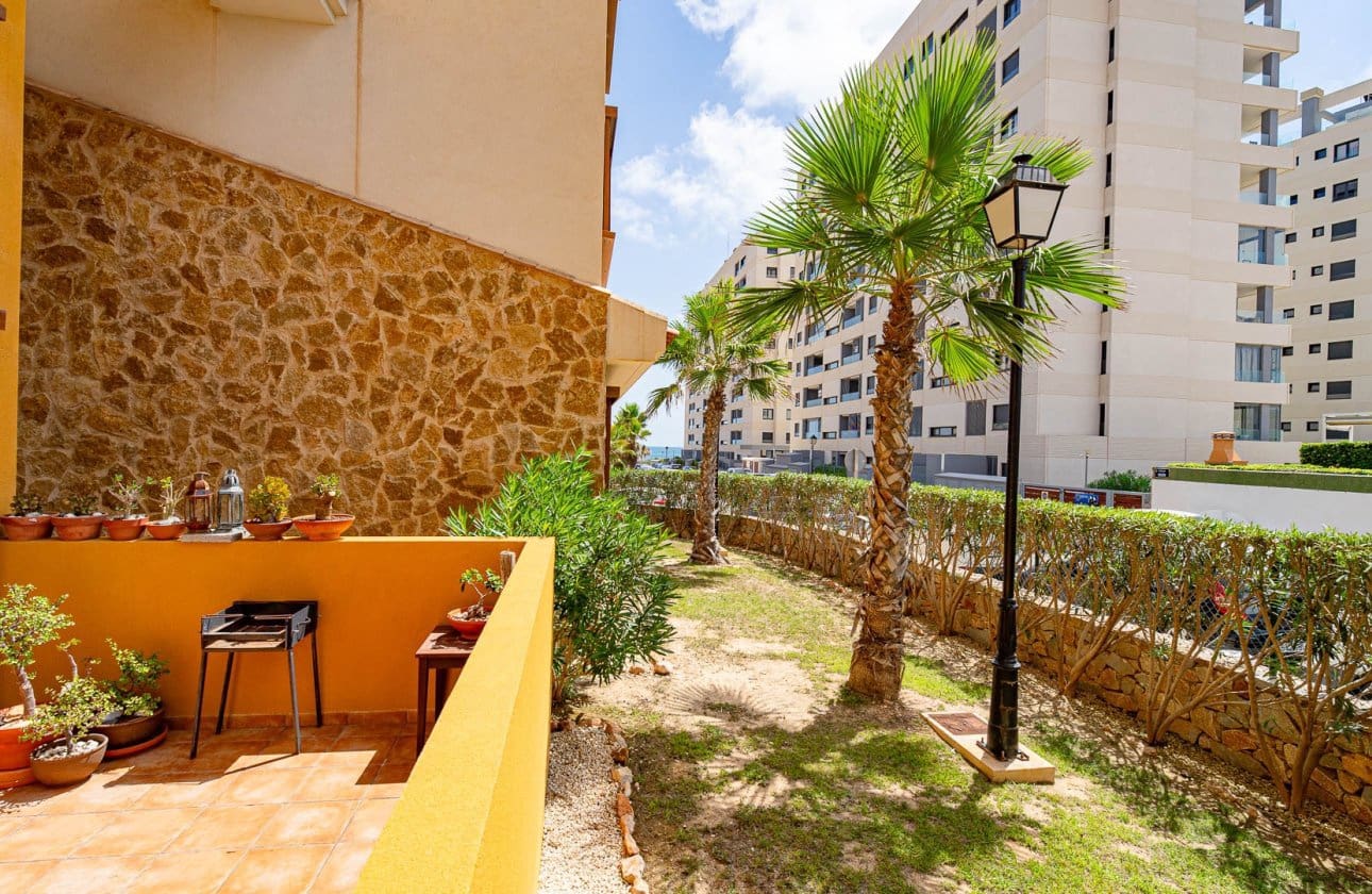 Apartamento Playa de 3 habitaciones en Punta Prima en venta con piscina garaje - 350.000 € (Ref: 10094174)