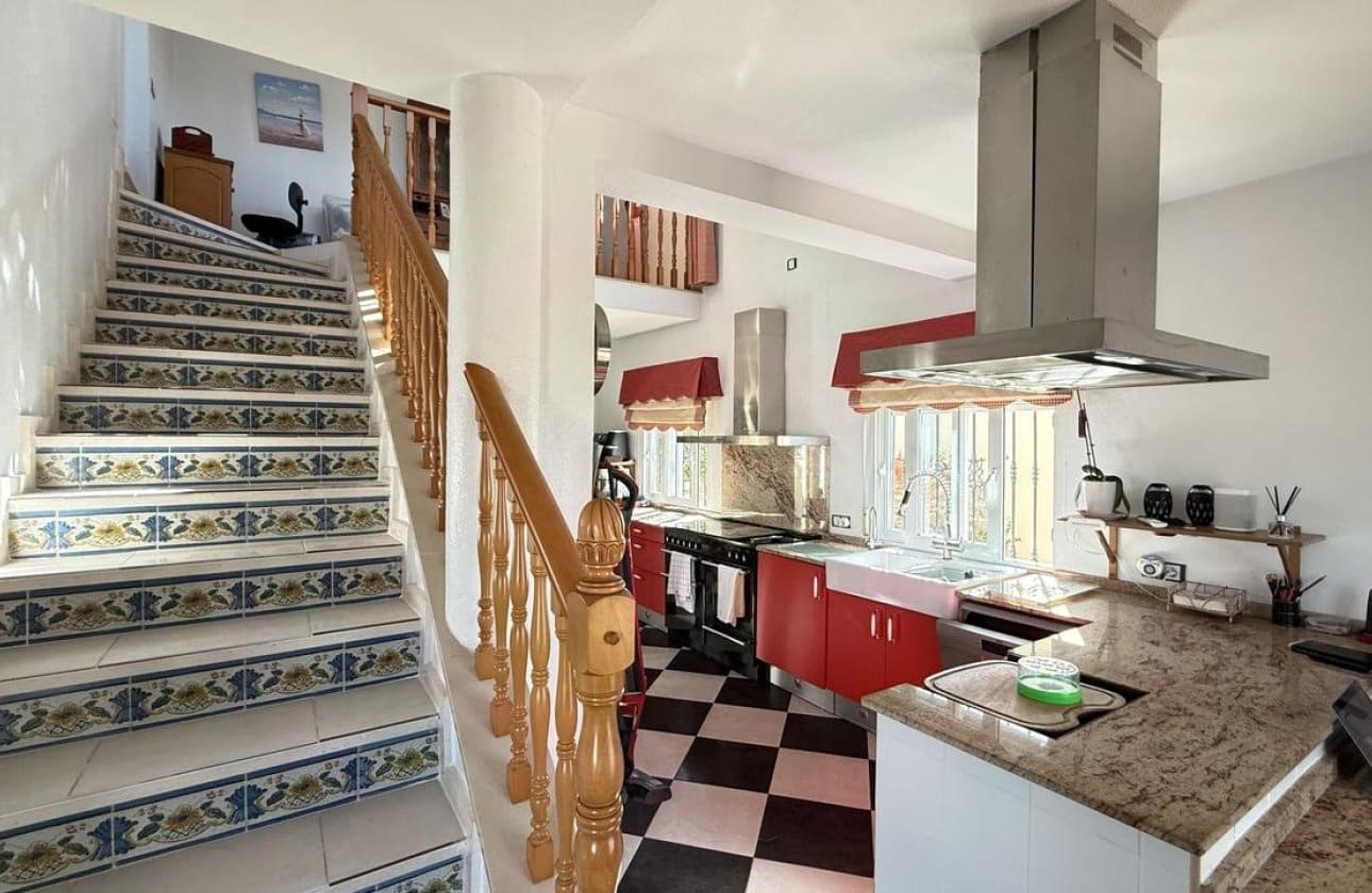 5 bedroom Villa for sale in Dehesa de Campoamor with pool garage - € 635,000 (Ref: 10106465)