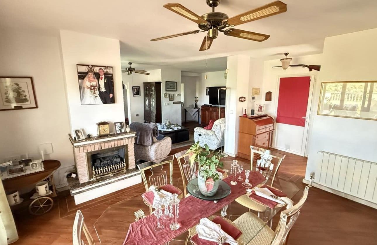 5 bedroom Villa for sale in Dehesa de Campoamor with pool garage - € 635,000 (Ref: 10106465)
