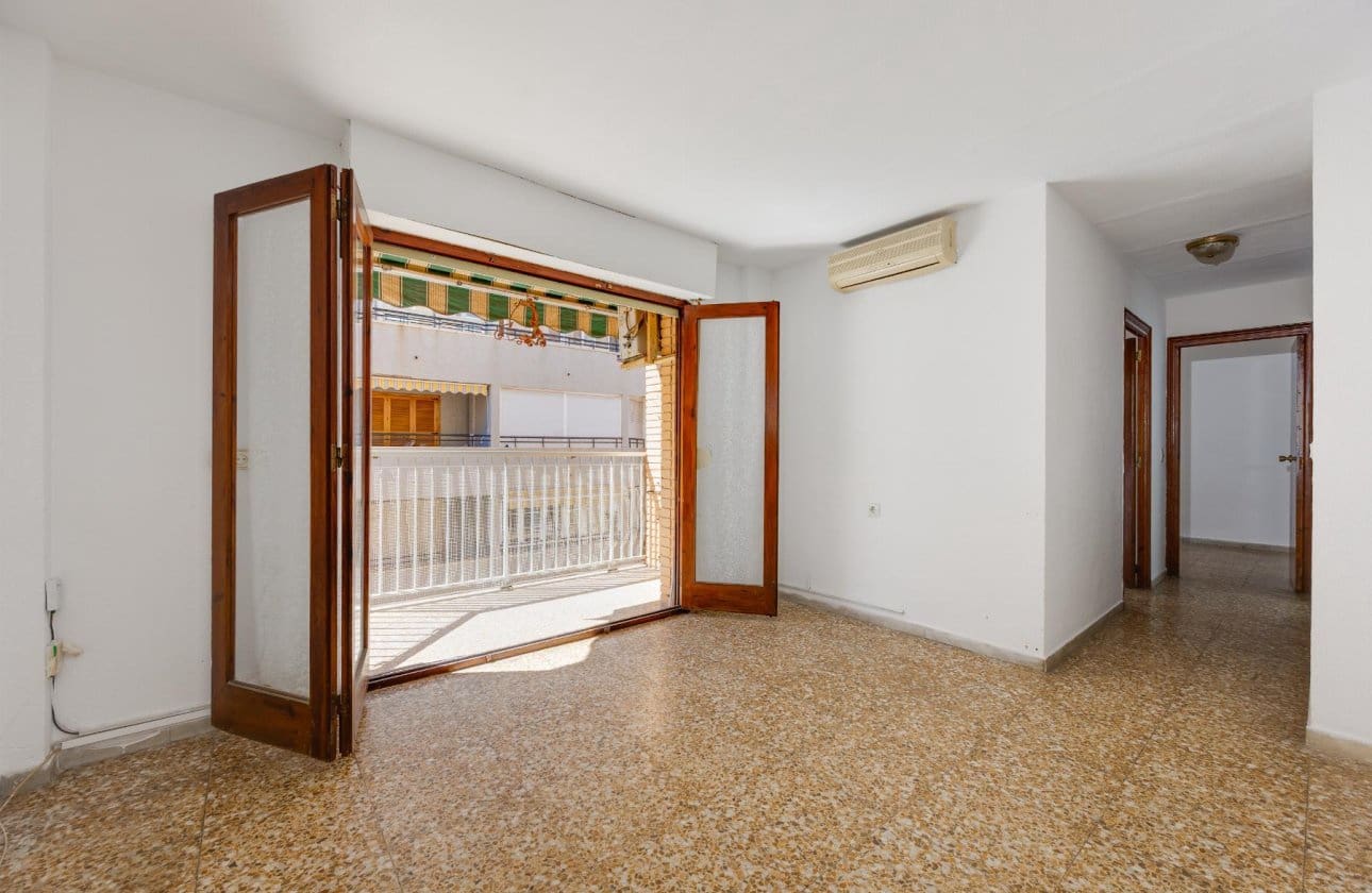 3 soveværelse Strandlejlighed til salg i Torrevieja - € 169.990 (Ref: 10106466)