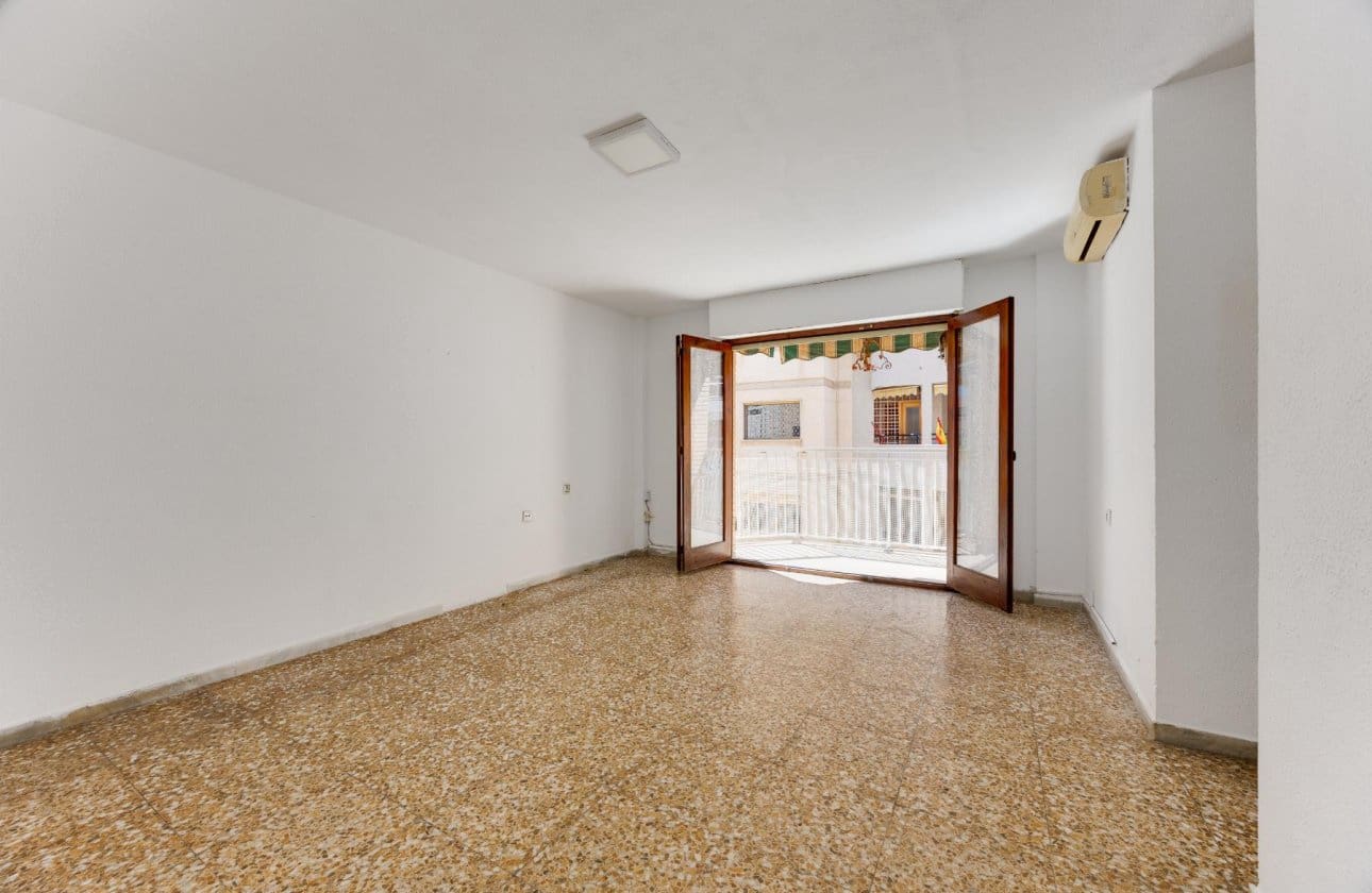 3 soveværelse Strandlejlighed til salg i Torrevieja - € 169.990 (Ref: 10106466)