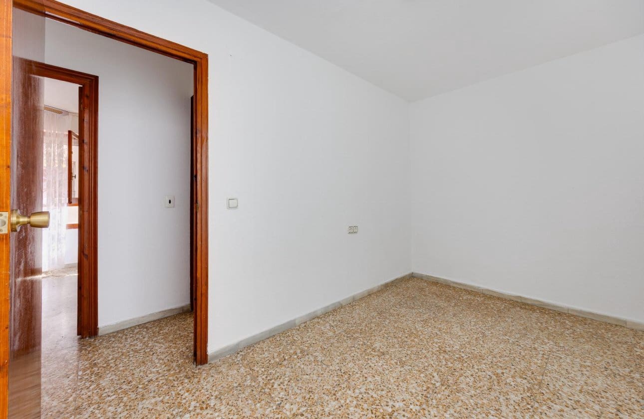 3 soveværelse Strandlejlighed til salg i Torrevieja - € 169.990 (Ref: 10106466)