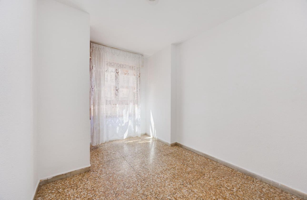 3 soveværelse Strandlejlighed til salg i Torrevieja - € 169.990 (Ref: 10106466)