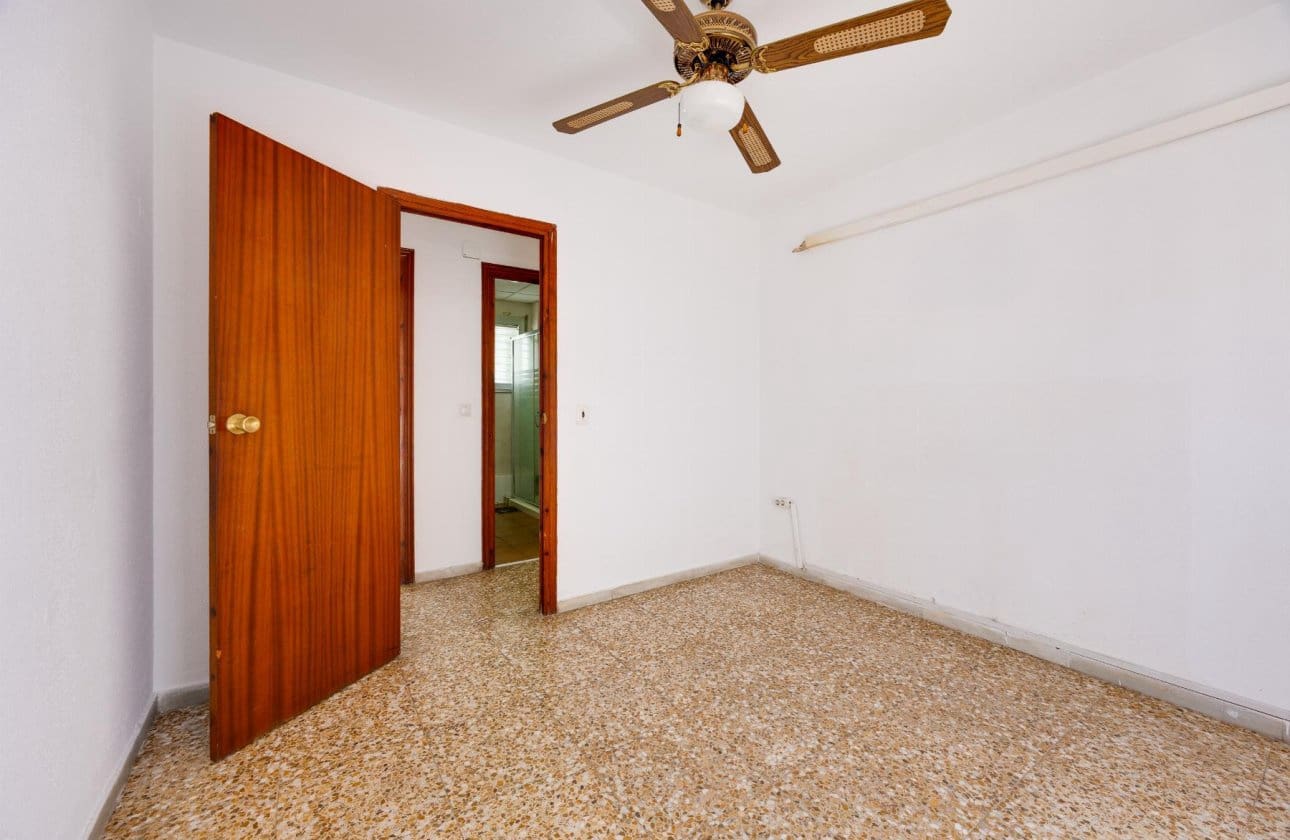 3 soveværelse Strandlejlighed til salg i Torrevieja - € 169.990 (Ref: 10106466)