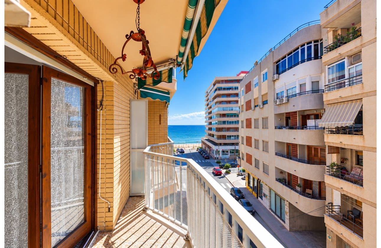3 soveværelse Strandlejlighed til salg i Torrevieja - € 169.990 (Ref: 10106466)