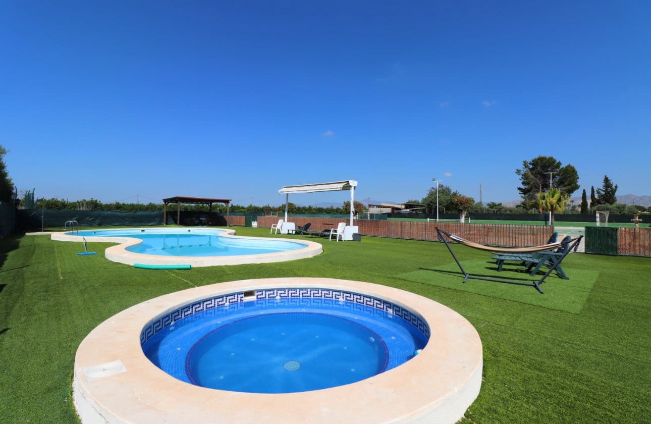 4 Zimmer Villa zu verkaufen in Benferri mit Pool Garage - 325.000 € (Ref: 10109378)