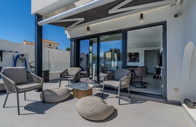 4 soverom Villa til salgs i Los Secanos, Guardamar del Segura med svømmebasseng garasje - € 600 000 (Ref: 10109379)
