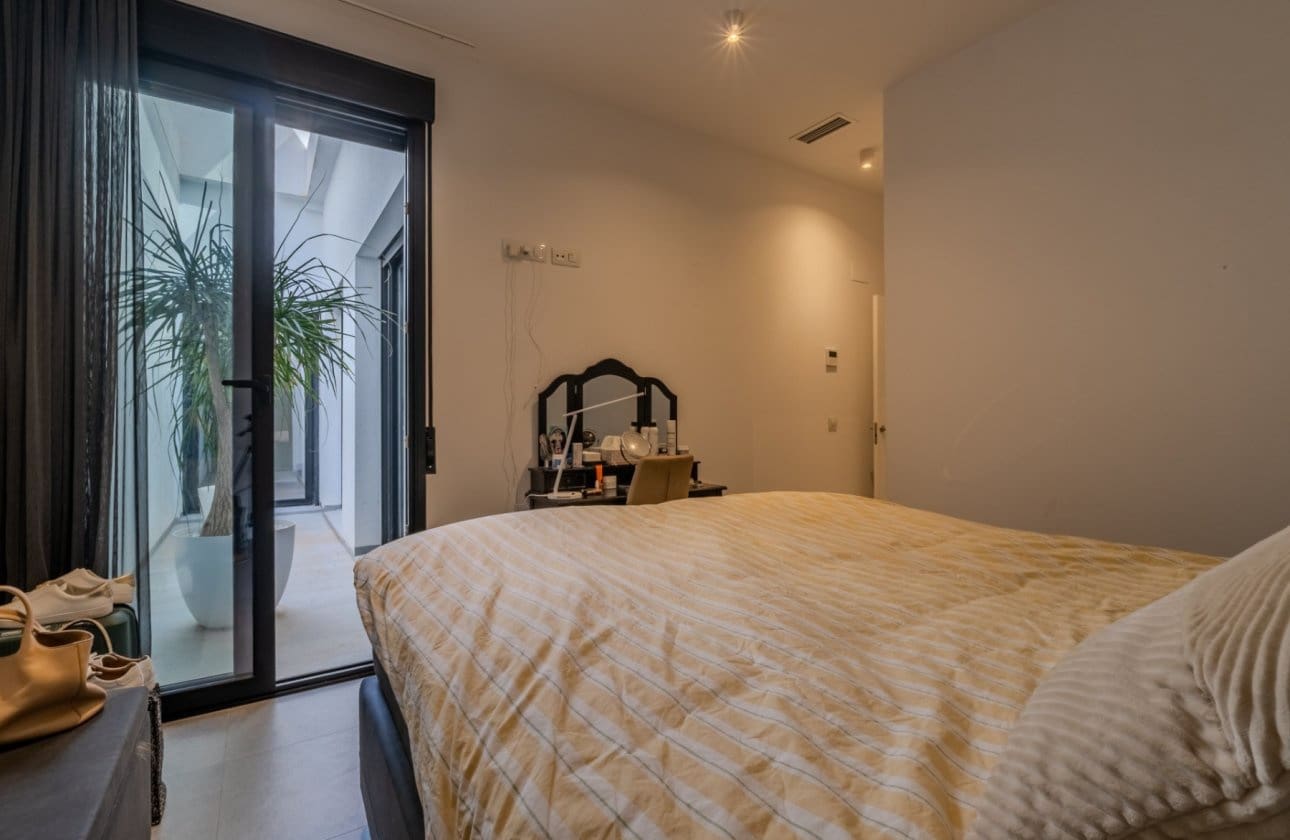 4 soverom Villa til salgs i Guardamar del Segura med svømmebasseng garasje - € 600 000 (Ref: 10109379)