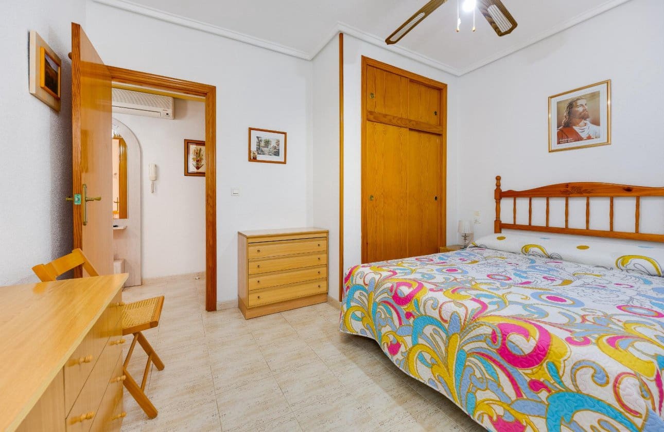 2 quarto Penthouse para venda em Torrevieja com piscina garagem - 159 900 € (Ref: 10120298)