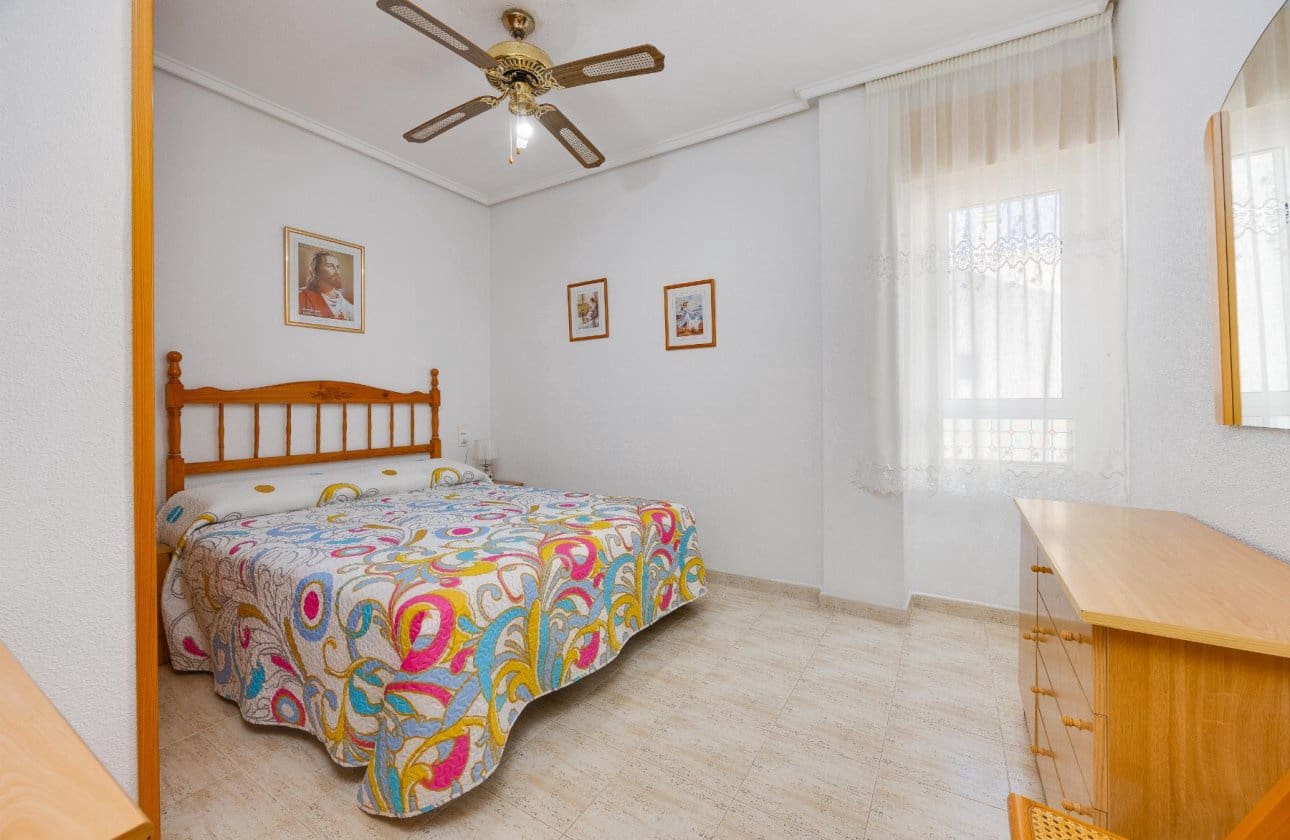 2 quarto Penthouse para venda em Torrevieja com piscina garagem - 159 900 € (Ref: 10120298)