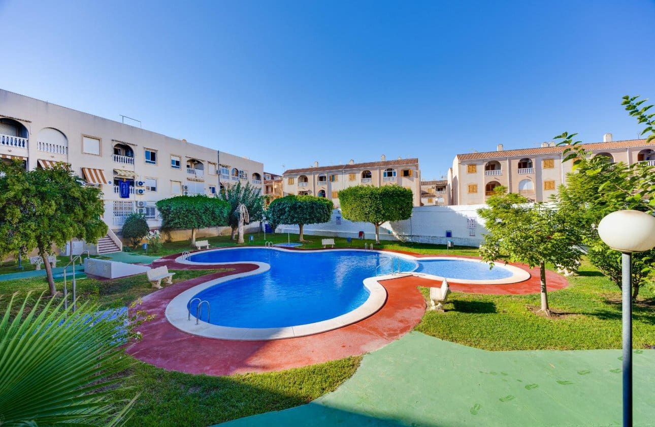 2 quarto Penthouse para venda em Torrevieja com piscina garagem - 159 900 € (Ref: 10120298)