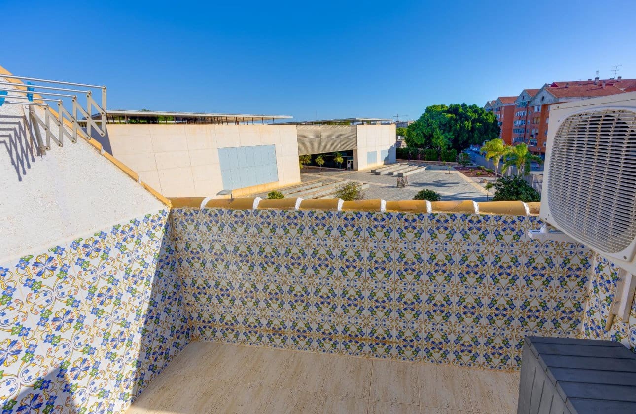 2 quarto Penthouse para venda em Torrevieja com piscina garagem - 159 900 € (Ref: 10120298)