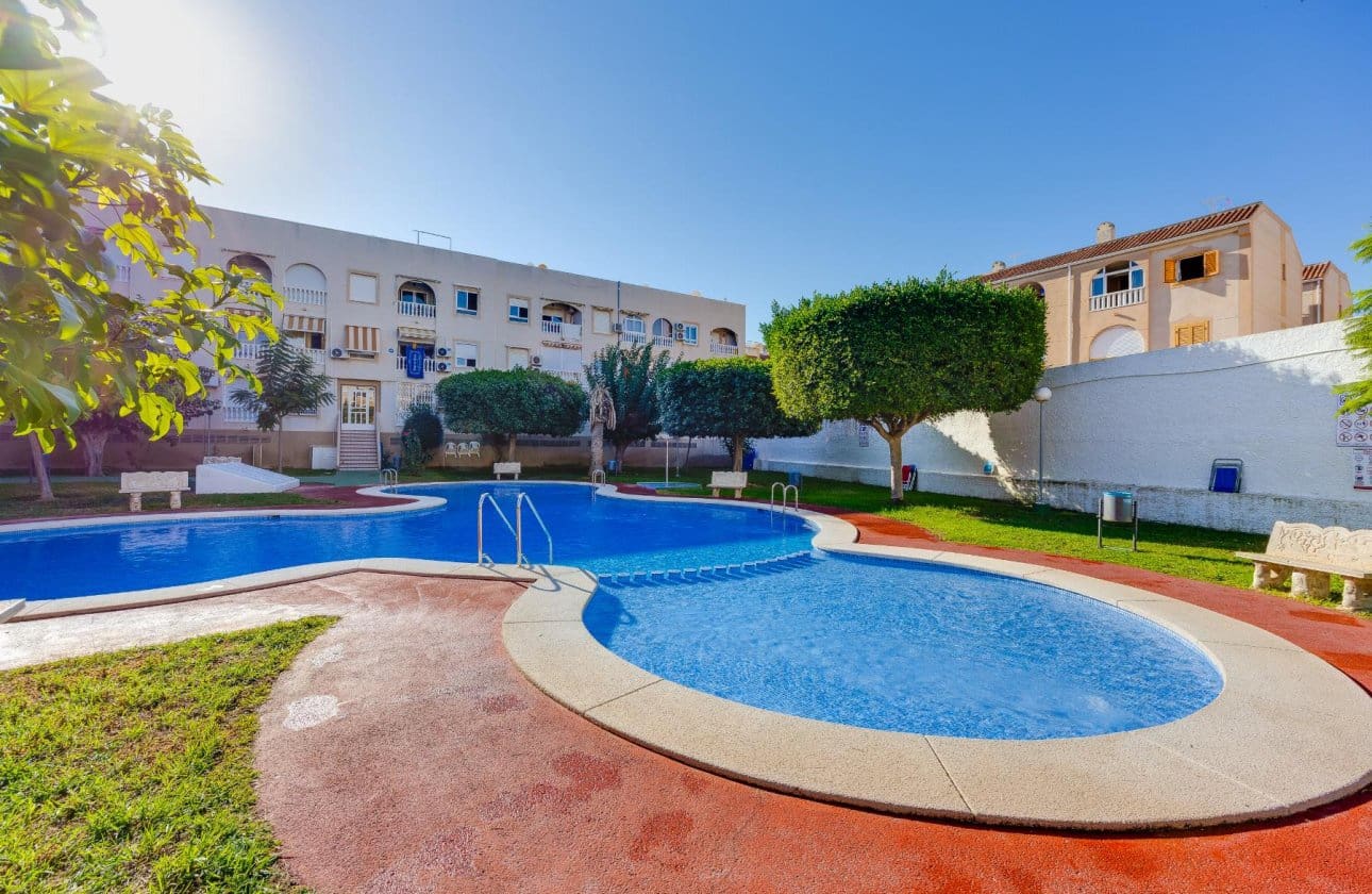 2 quarto Penthouse para venda em Torrevieja com piscina garagem - 159 900 € (Ref: 10120298)
