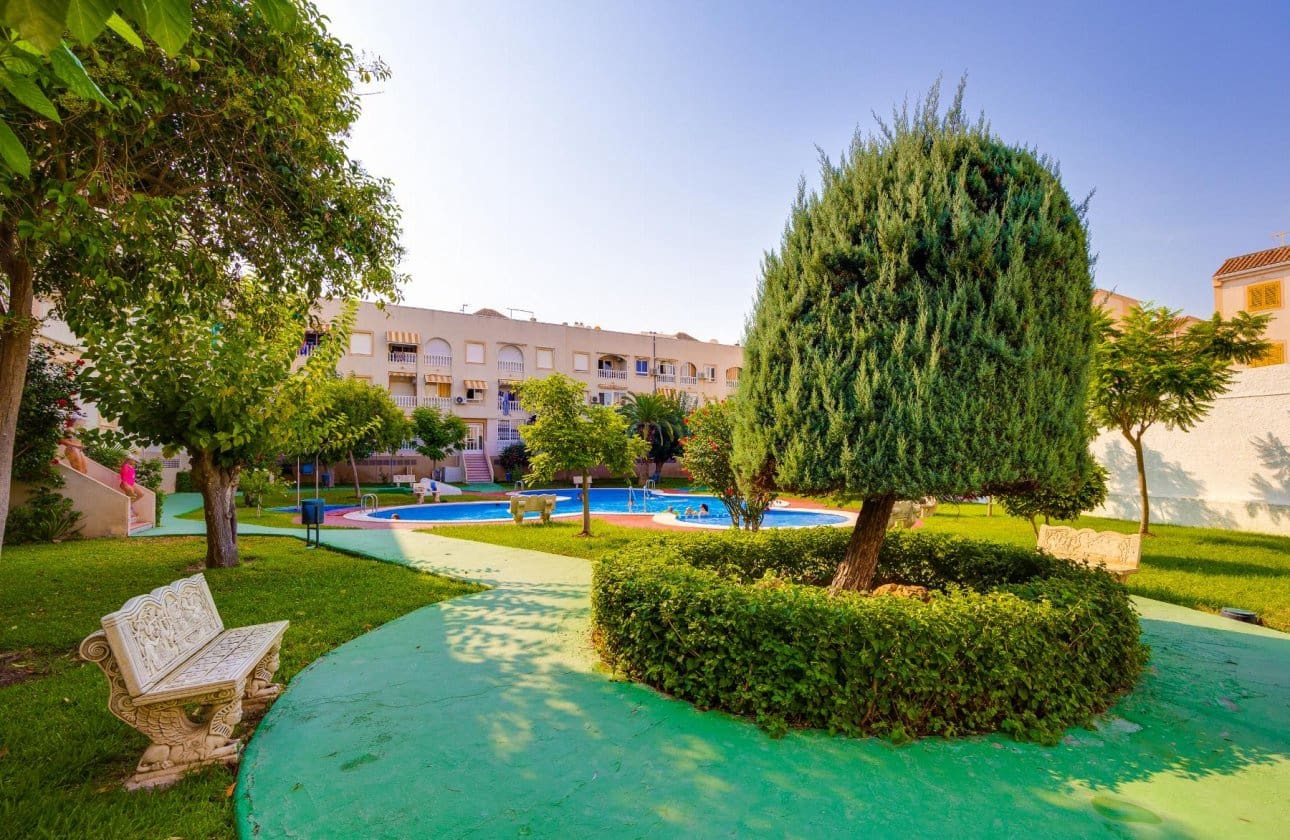 2 quarto Penthouse para venda em Torrevieja com piscina garagem - 159 900 € (Ref: 10120298)