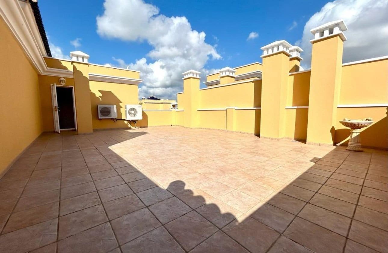 Ático de 3 habitaciones en Orihuela Costa en venta con piscina garaje - 545.000 € (Ref: 10120299)