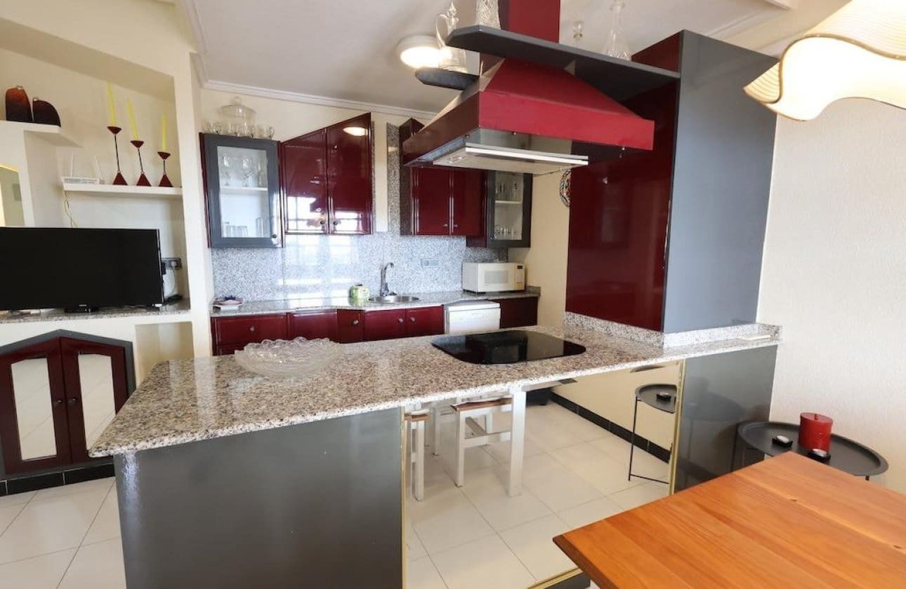 2 soveværelse Lejlighed til salg i Los Altos med swimmingpool - € 175.000 (Ref: 10120301)