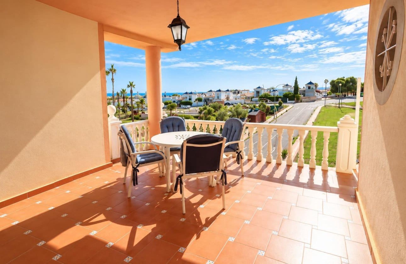 2 soveværelse Lejlighed til salg i Los Altos med swimmingpool - € 175.000 (Ref: 10120301)