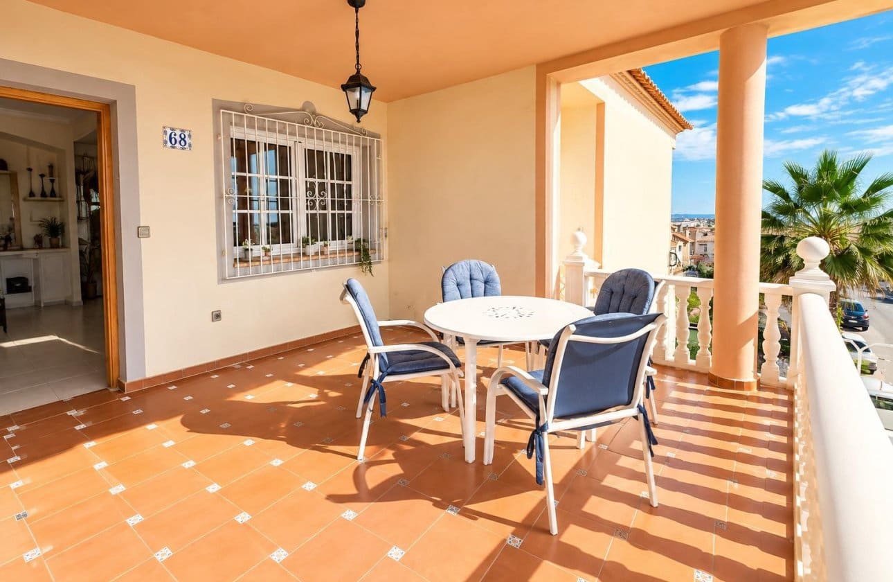 2 soveværelse Lejlighed til salg i Los Altos med swimmingpool - € 175.000 (Ref: 10120301)