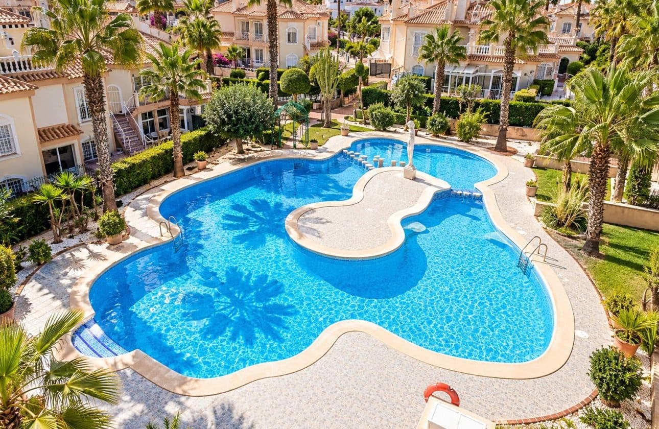 2 soveværelse Lejlighed til salg i Los Altos med swimmingpool - € 175.000 (Ref: 10120301)