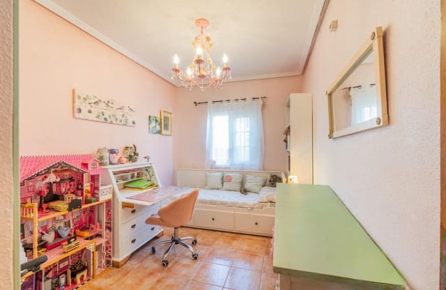 4 sypialnia Willa na sprzedaż w Los Balcones z basenem garażem - 369 000 € (Ref: 10129332)
