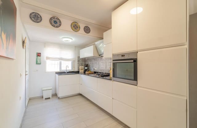 4 sypialnia Willa na sprzedaż w Los Balcones z basenem garażem - 369 000 € (Ref: 10129332)