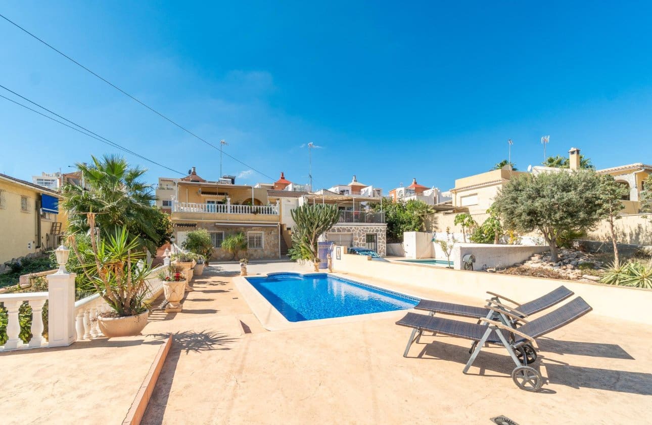 4 sypialnia Willa na sprzedaż w Los Balcones z basenem garażem - 369 000 € (Ref: 10129332)