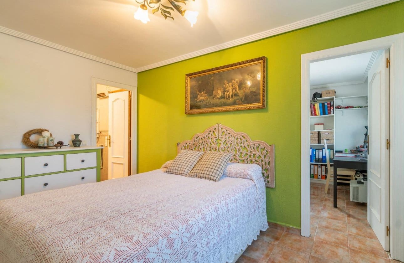 4 sypialnia Willa na sprzedaż w Los Balcones z basenem garażem - 369 000 € (Ref: 10129332)