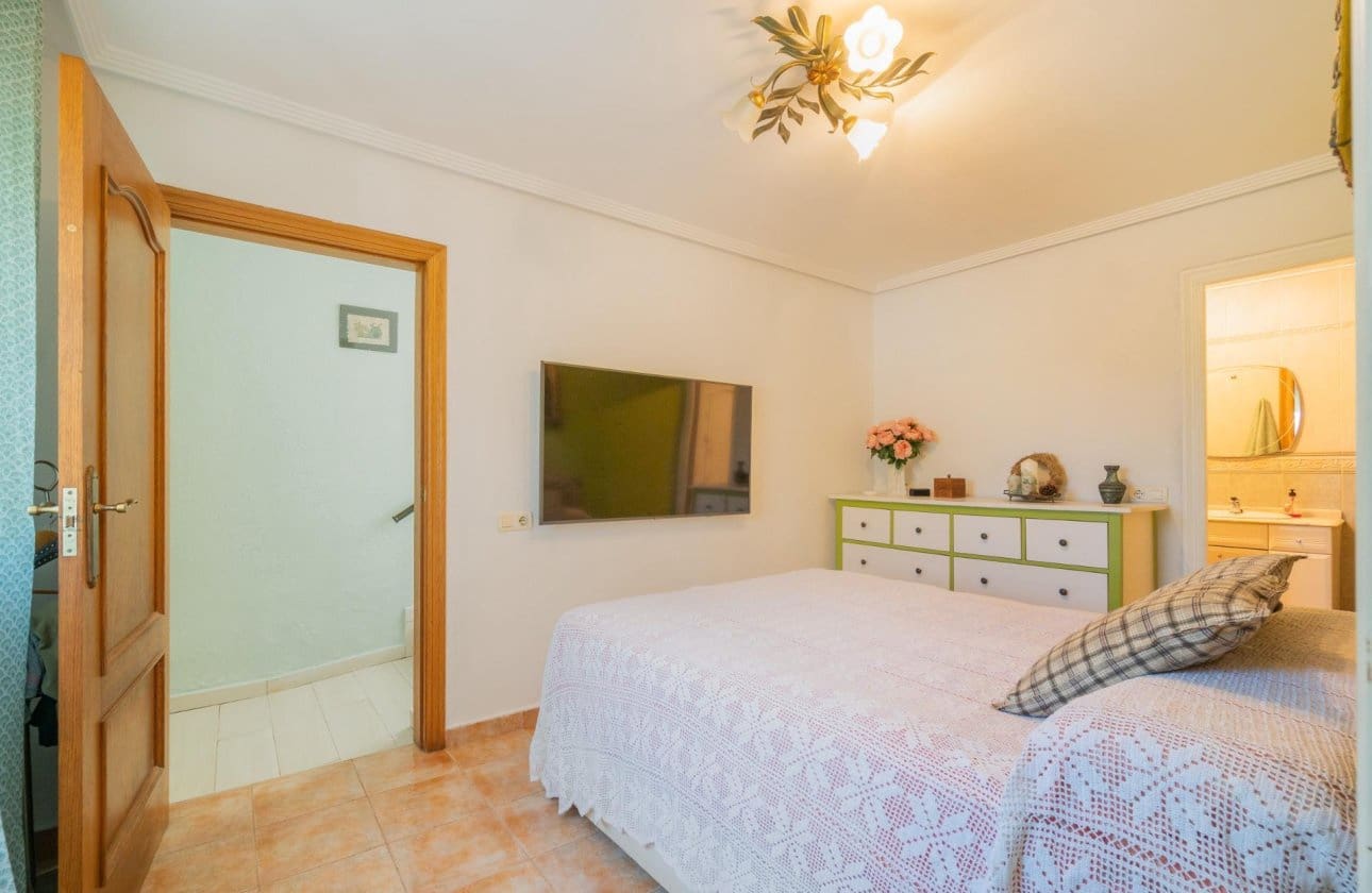 4 sypialnia Willa na sprzedaż w Los Balcones z basenem garażem - 369 000 € (Ref: 10129332)