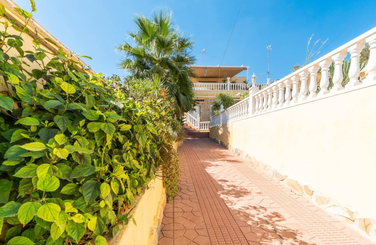 4 sypialnia Willa na sprzedaż w Los Balcones z basenem garażem - 369 000 € (Ref: 10129332)