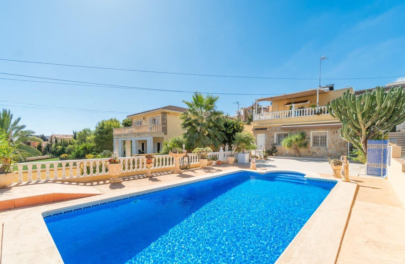 4 sypialnia Willa na sprzedaż w Los Balcones z basenem garażem - 369 000 € (Ref: 10129332)