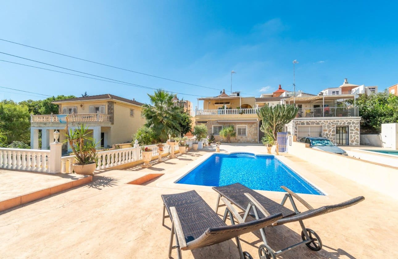 4 sypialnia Willa na sprzedaż w Los Balcones z basenem garażem - 369 000 € (Ref: 10129332)