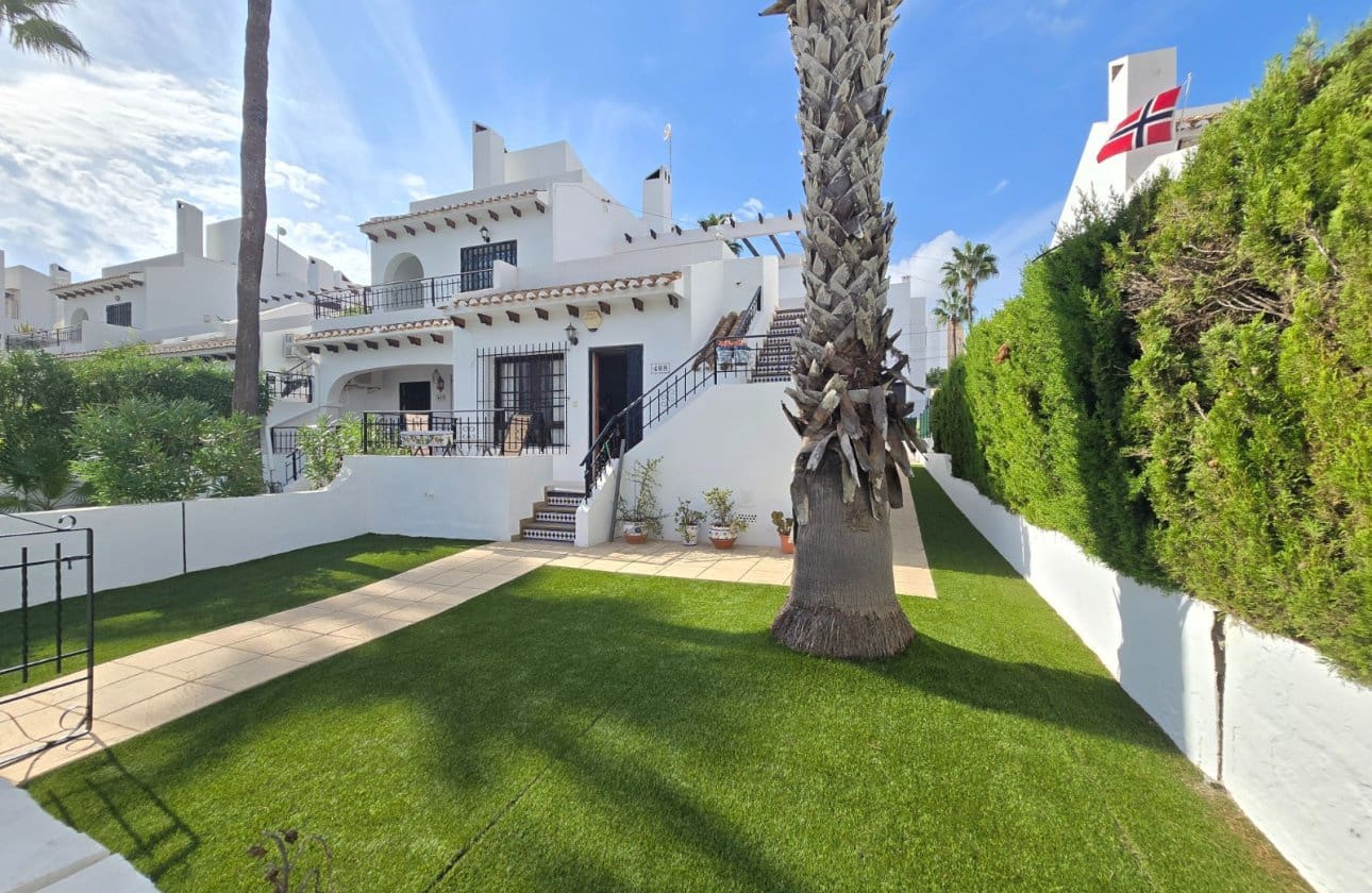 Casa de 2 habitaciones en Orihuela Costa en venta con piscina - 210.000 € (Ref: 10129334)