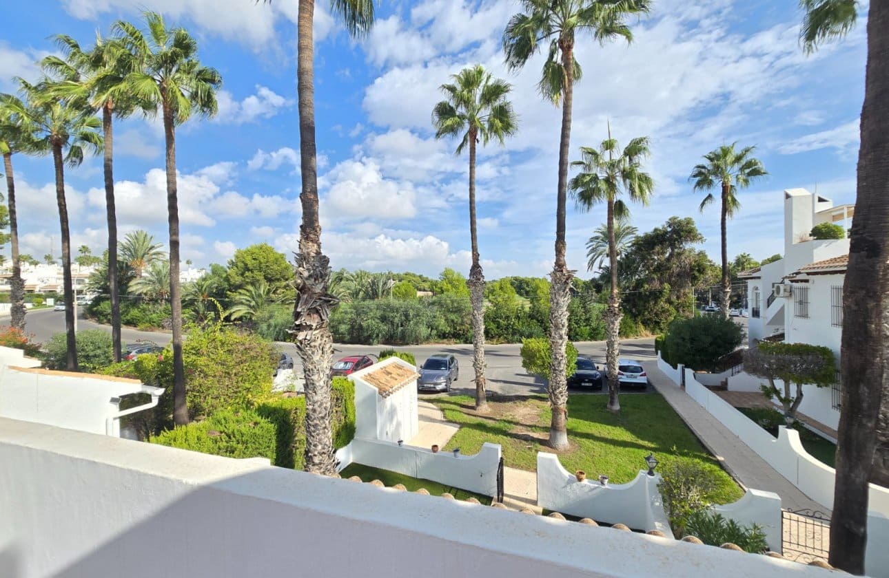 Casa de 2 habitaciones en Orihuela Costa en venta con piscina - 210.000 € (Ref: 10129334)
