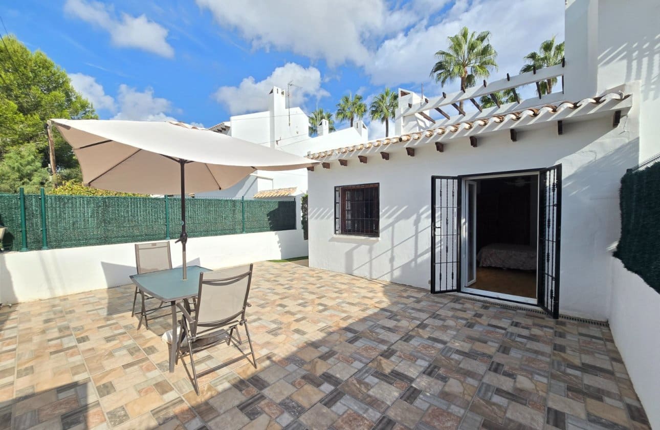 Casa de 2 habitaciones en Orihuela Costa en venta con piscina - 210.000 € (Ref: 10129334)