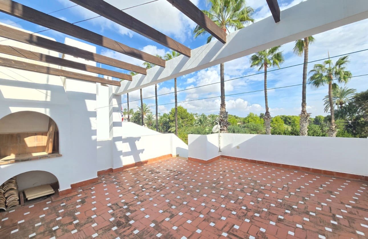 Casa de 2 habitaciones en Orihuela Costa en venta con piscina - 210.000 € (Ref: 10129334)