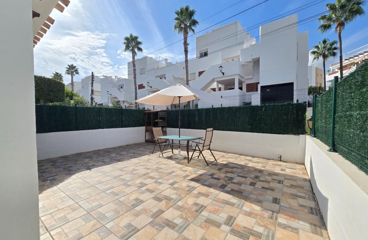 Casa de 2 habitaciones en Orihuela Costa en venta con piscina - 210.000 € (Ref: 10129334)