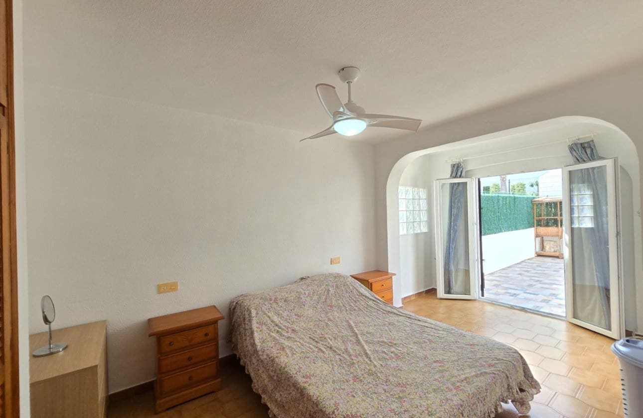 Casa de 2 habitaciones en Orihuela Costa en venta con piscina - 210.000 € (Ref: 10129334)