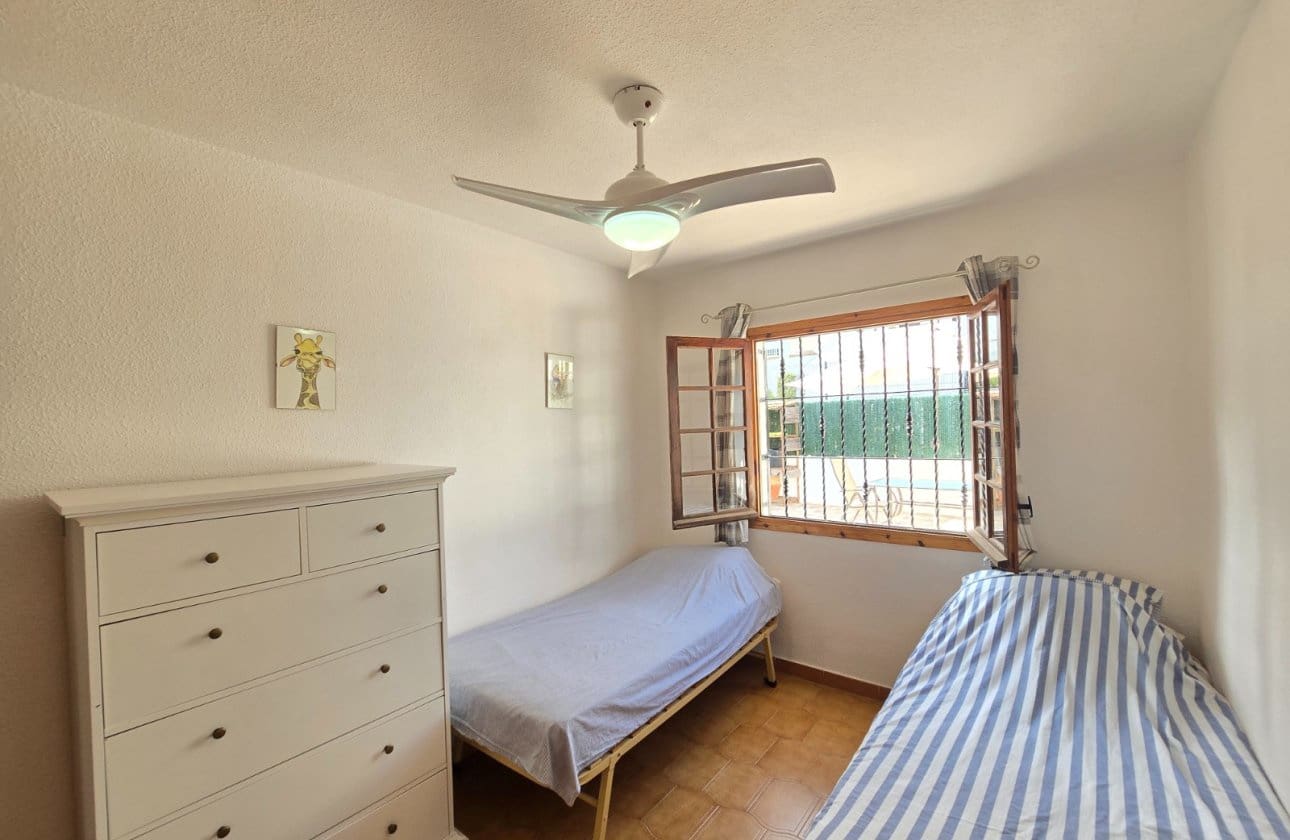 Casa de 2 habitaciones en Orihuela Costa en venta con piscina - 210.000 € (Ref: 10129334)