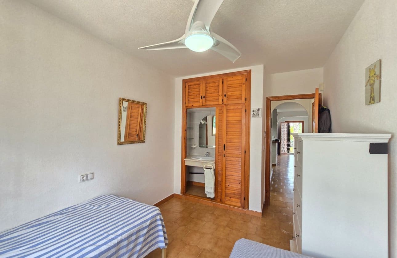 Casa de 2 habitaciones en Orihuela Costa en venta con piscina - 210.000 € (Ref: 10129334)