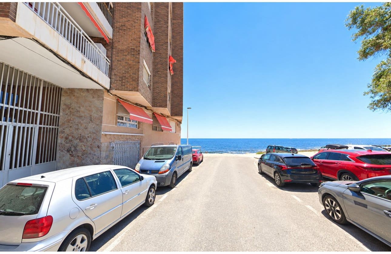 3 quarto Apartamento de Praia para venda em Torrevieja - 215 000 € (Ref: 10129335)
