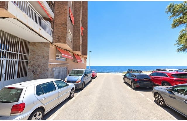 3 quarto Apartamento de Praia para venda em Torrevieja - 215 000 € (Ref: 10129335)