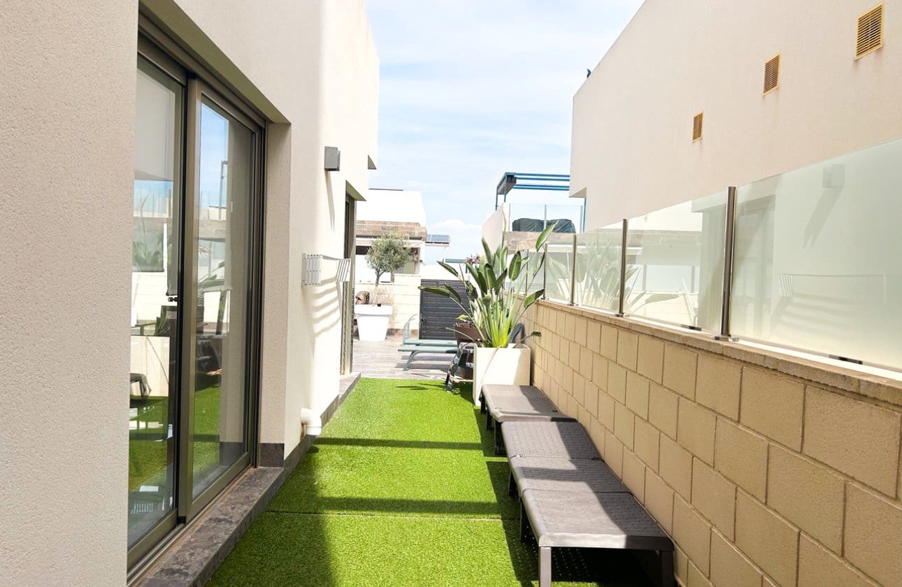 3 chambre Villa/Maison à vendre à Villamartin avec piscine - 379 995 € (Ref: 10135771)