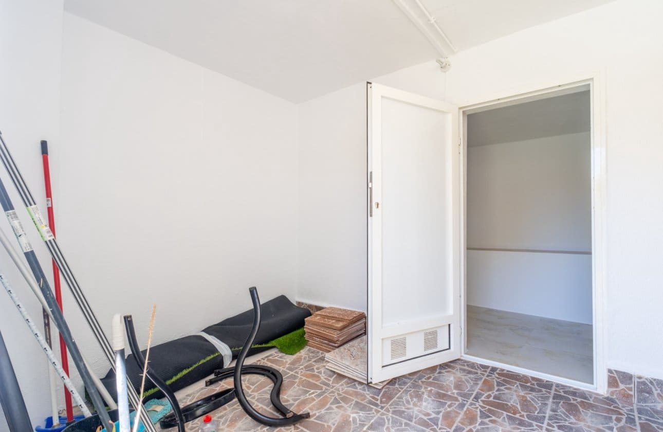 2 soveværelse Byhus til salg i Filipinas med swimmingpool garage - € 229.800 (Ref: 10142657)